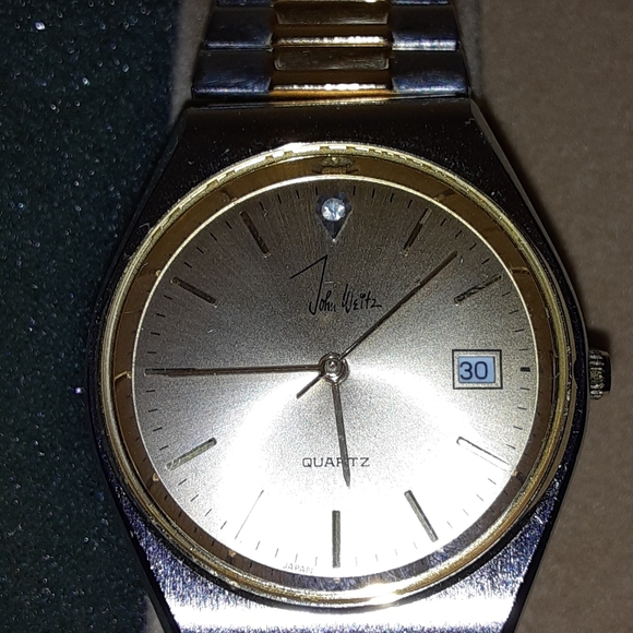 JOHN WEITZ GOLD SILVER WATCH MINT - Picture 3 of 3